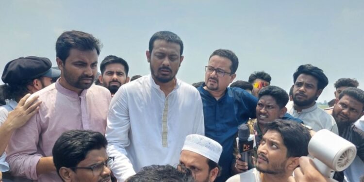 ‘ভারত খুনি রাষ্ট্র, বিএসএফ খুনি বাহিনী’: বেনাপোল সীমান্তে নাসীরুদ্দীন পাটওয়ারী