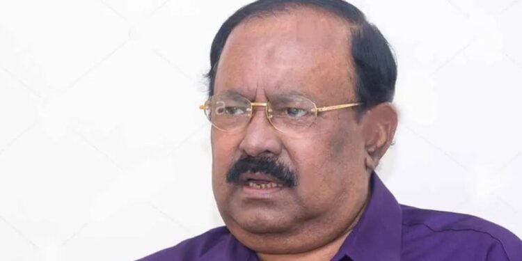 শিল্পী সমিতির নির্বাচন: এফডিসির পরিবেশ নিয়ে অভিভূত কাজী হায়াৎ